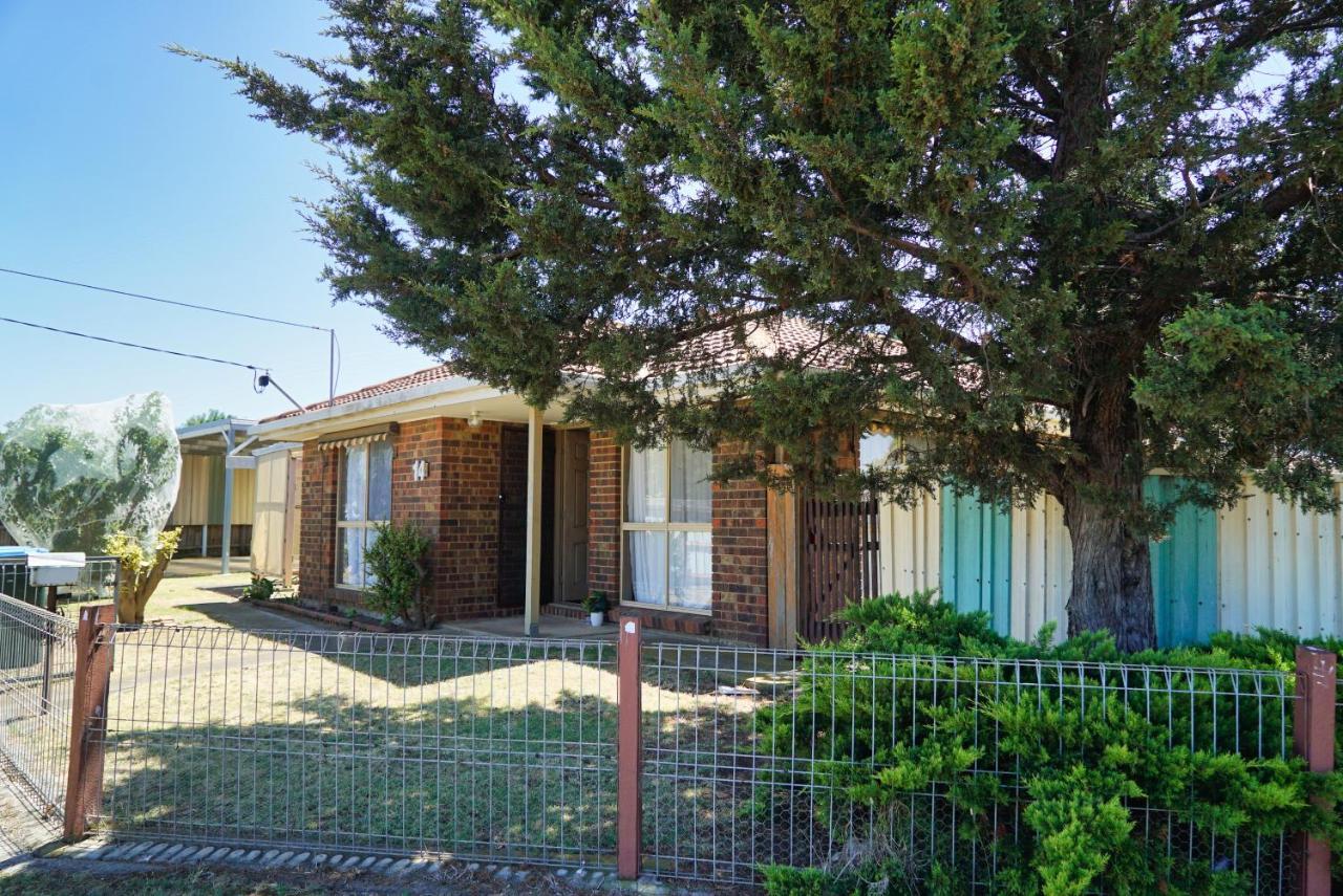 Cozy 2 Bedroom House /Melbourne Werribee Exterior photo