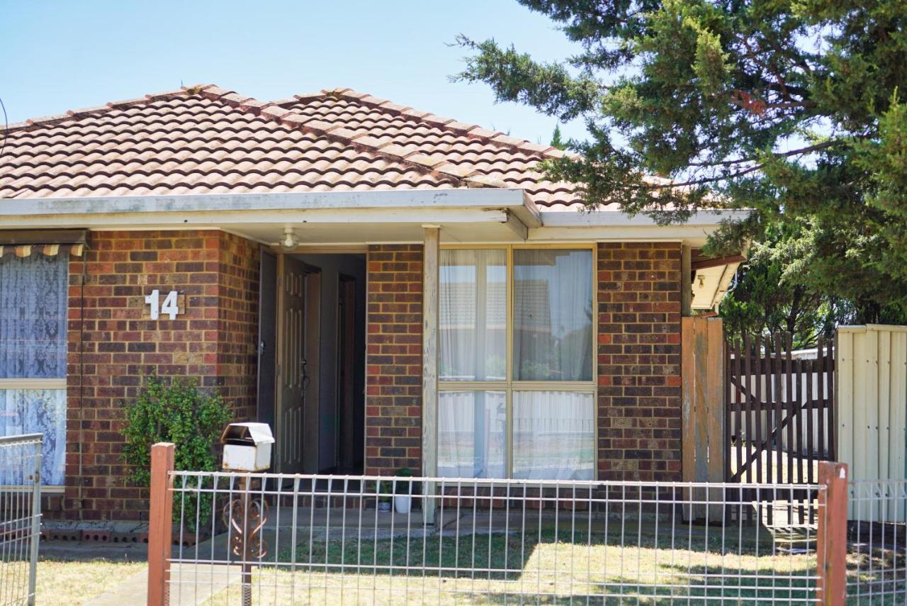 Cozy 2 Bedroom House /Melbourne Werribee Exterior photo