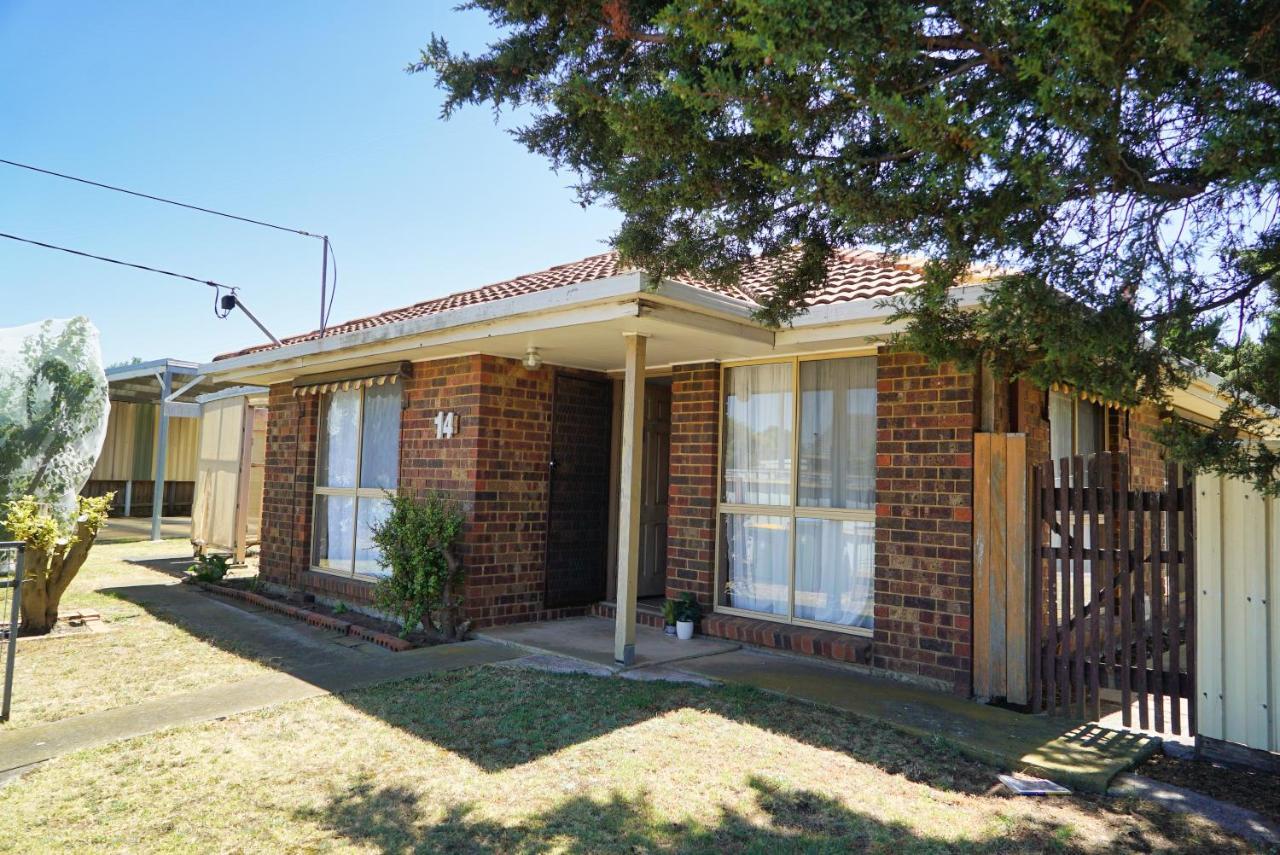 Cozy 2 Bedroom House /Melbourne Werribee Exterior photo