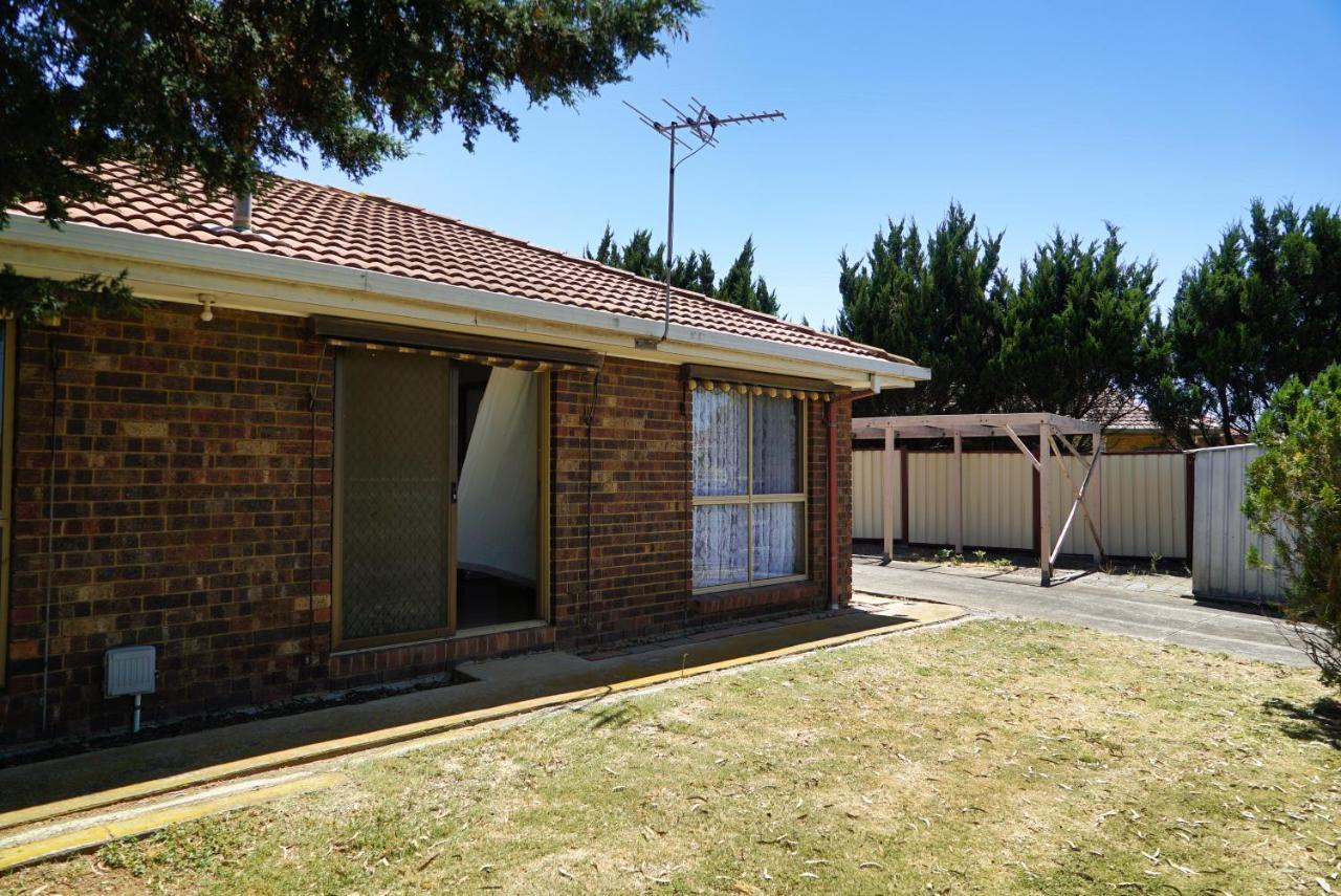 Cozy 2 Bedroom House /Melbourne Werribee Exterior photo